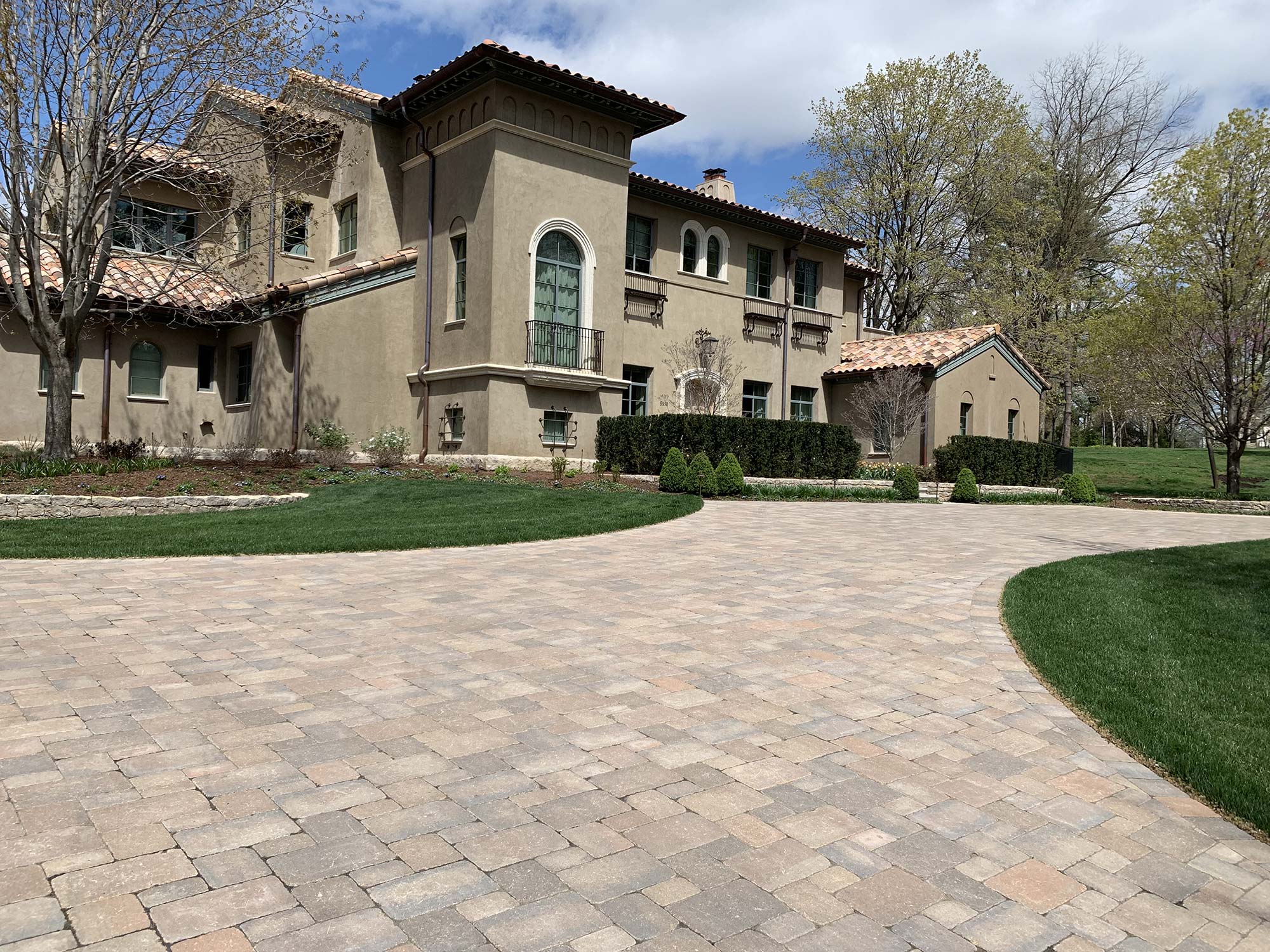 Paver driveway built by Outlook Hardscape